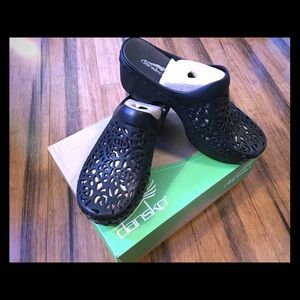Dansko "Pippa" Thermoplastic Clog size 38 (8)