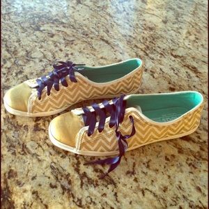 Chevron keds.
