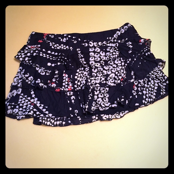 Cute layered mini skirt!