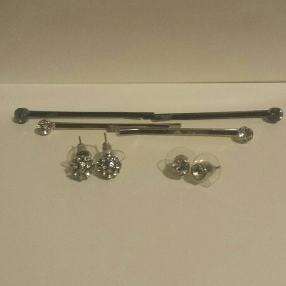 Two pairs of earrings + Four hairpins