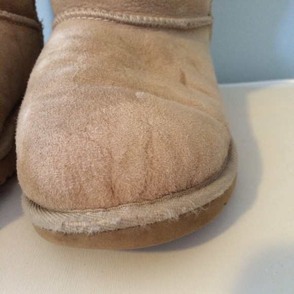 Ugg Classic Short - Picture 2 of 3