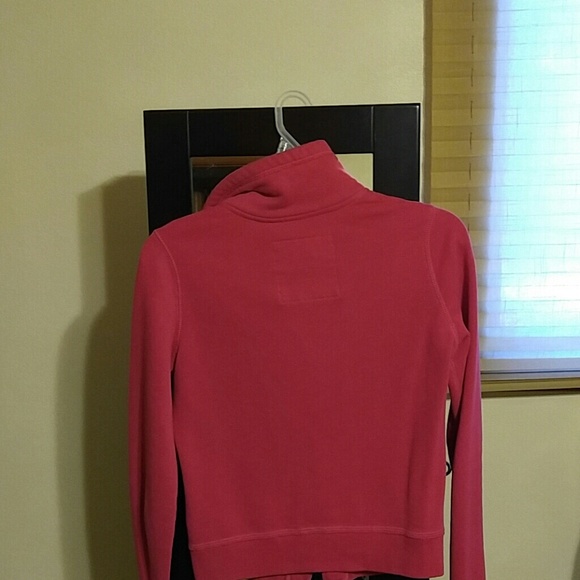 Hollister sweater - Picture 3 of 3