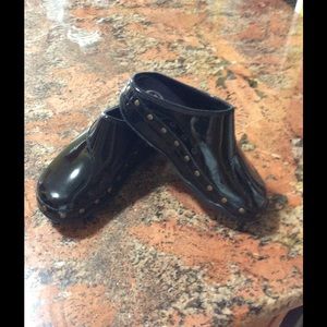 Fitflop  has micro wobble board built into sole