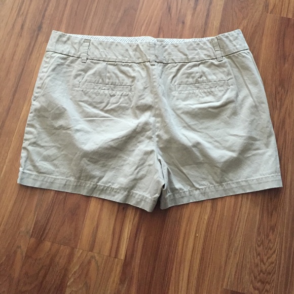 LOFT shorts, 4 inch (chino), Size 10, Khaki - Picture 2 of 3