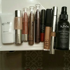 Makeup bundle