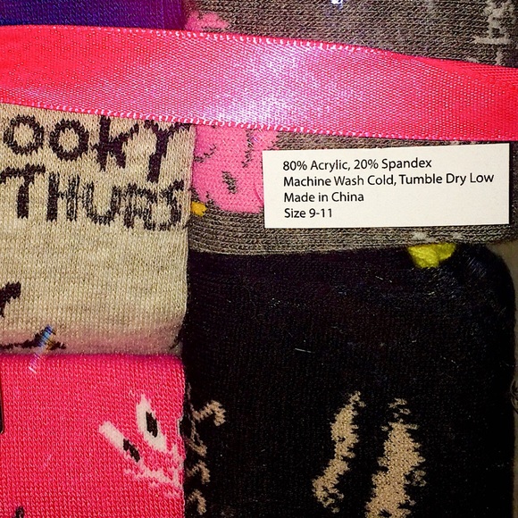 SOLD! Betsey Johnson Gift Box 7 Pack - Picture 3 of 4