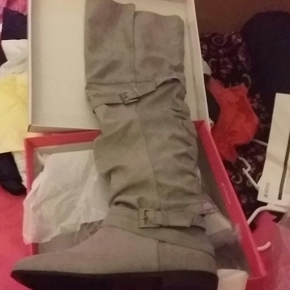 Light Gray Suede knee high boots.NIB size 9