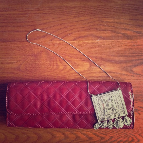 GAP red patent clutch