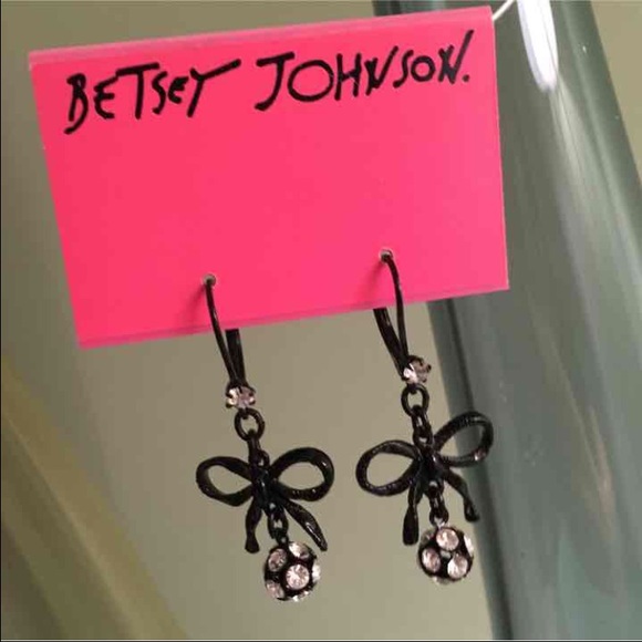 NWT Betsey Johnson earrings