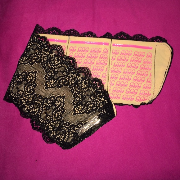 Girly Go Garter for holding stuff
