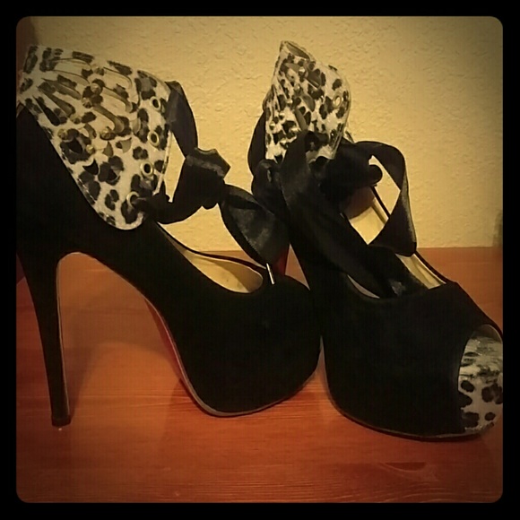 Size 7 White Leopard Stilettos - Picture 1 of 4