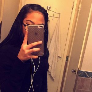 Meet your Posher, Daniela