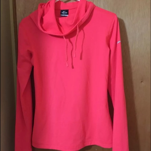 Nike dri-fit sweater Medium