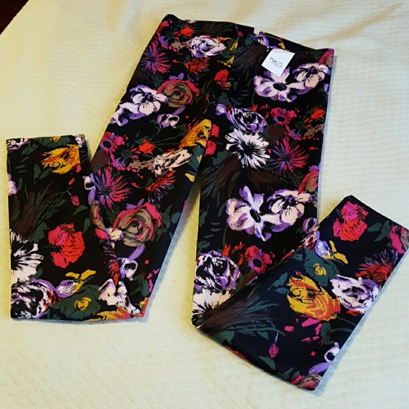 Rue21 Pants - Pretty floral leggings