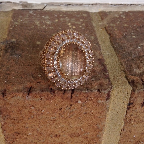 GOLDEN WHITE TOPAZ RING - Picture 2 of 4
