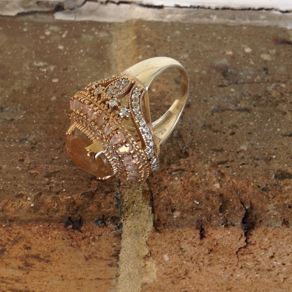 GOLDEN WHITE TOPAZ RING - Picture 3 of 4