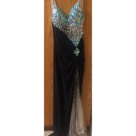 Beautiful Prom Dress - Picture 1 of 4