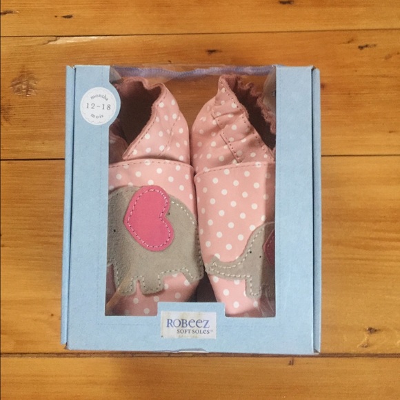 NWT Robeez soft soled elephant toddler shoes!