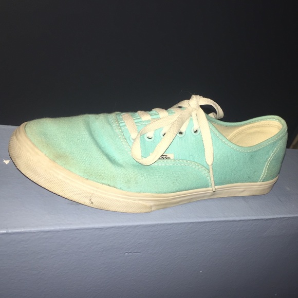 Vans - Picture 2 of 4