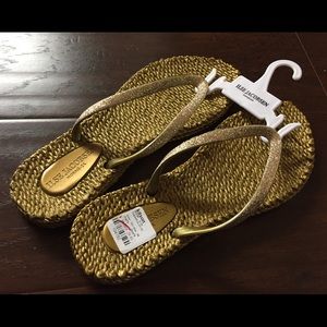 Ilse Jacobsen Gold Cheerful flip flops