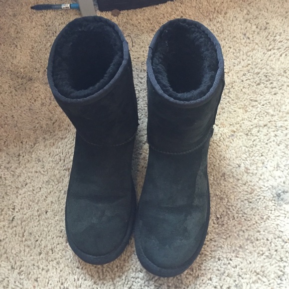 UGG