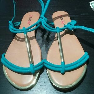 Knotted cord sandals w/gold detail