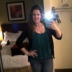 Meet your Posher, Alicia