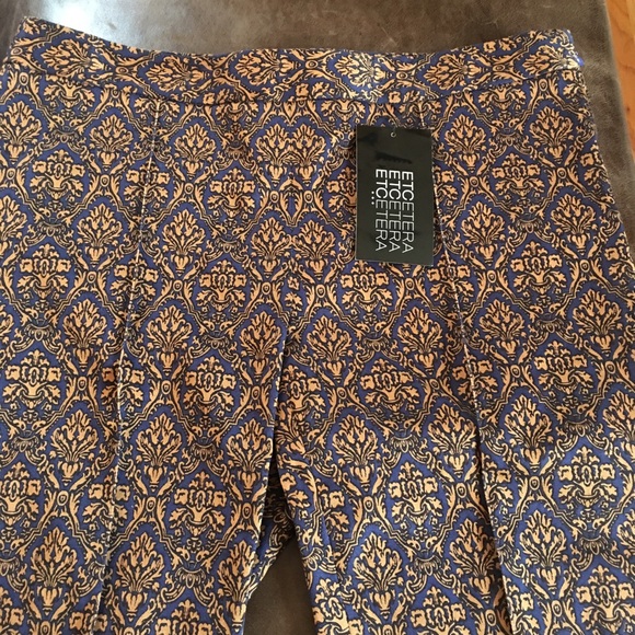 Never worn. Ordered two by mistake. Great buy! 🎉