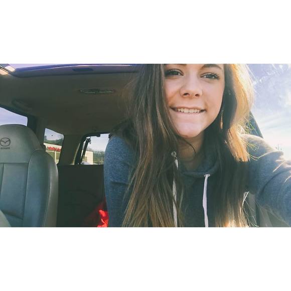 Meet your Posher, Kayla