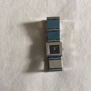 Gucci stainless steel shiny watch