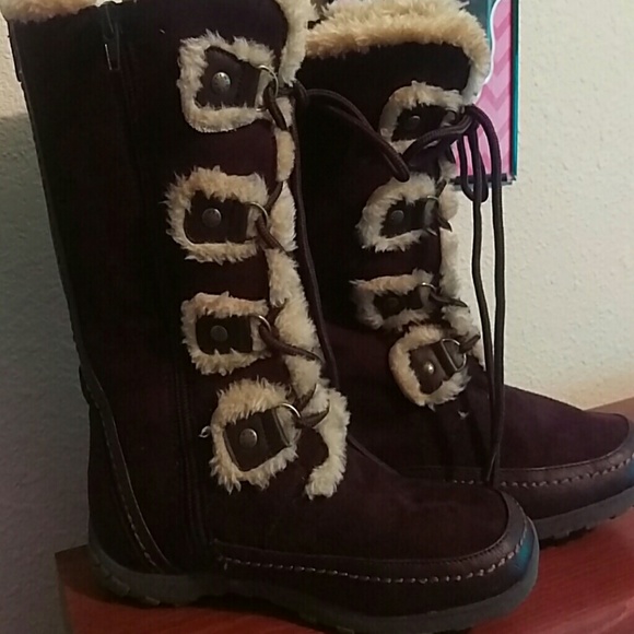 Brown fur boots