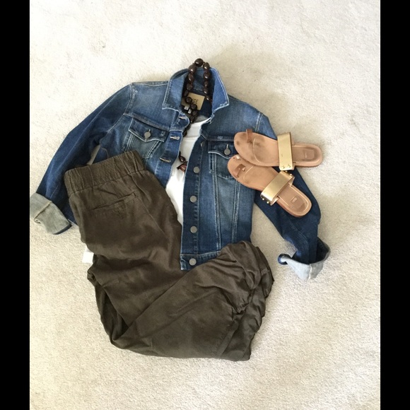 Anthropologie Khaki Green cropped pant