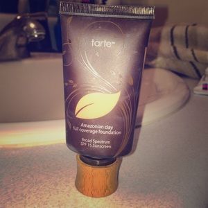 Tarte Amazonian Clay Foundation