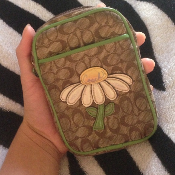 AUTHENTIC Coach wristlet & phone pouch - Picture 3 of 3