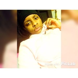 Meet your Posher, Raynisha