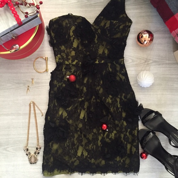 BCBGMaxAzria Dresses & Skirts - NWT.   BCBG Jennifer Dress