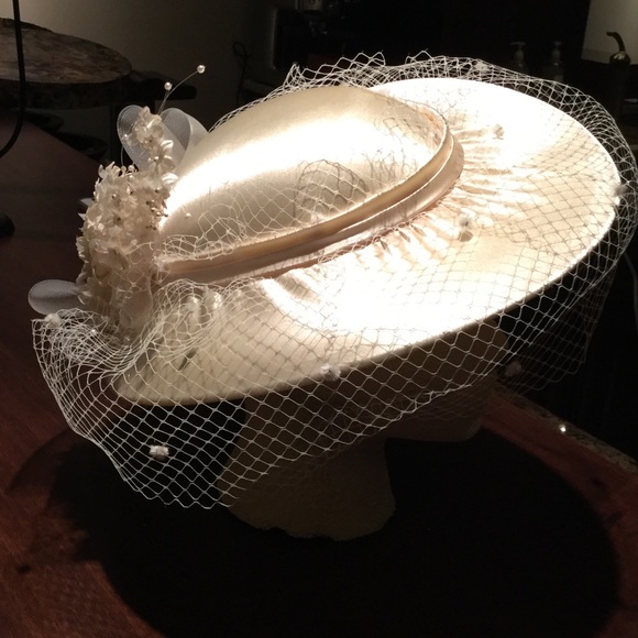 Vintage Wedding Chapeau (Hat) main image 4