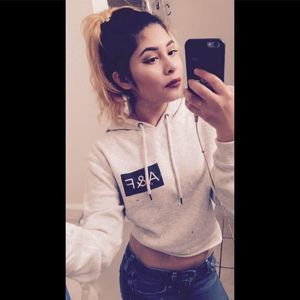 Meet your Posher, Ling