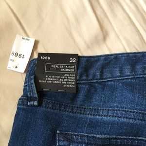 NWT Women's GAP 1969 Real Straight Skimmer Jeans