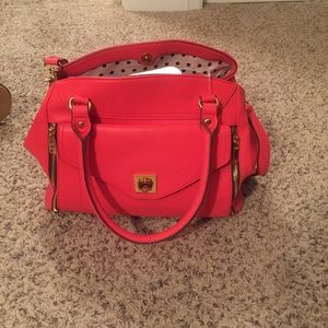 Jessica Simpson handbag