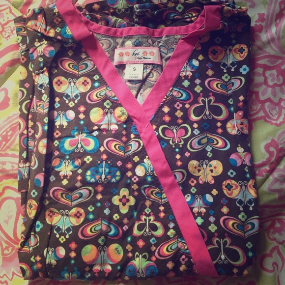 Koi scrub top