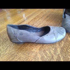 Grey 6.5 Born flats