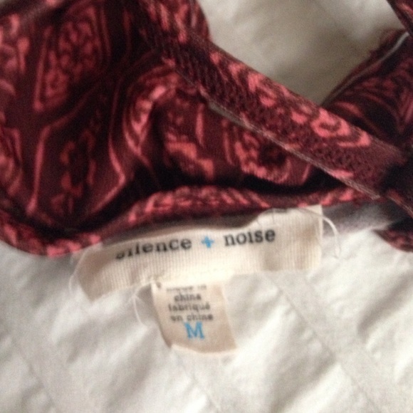 Urban outfitters bralette red pattern strappy back - Picture 3 of 3