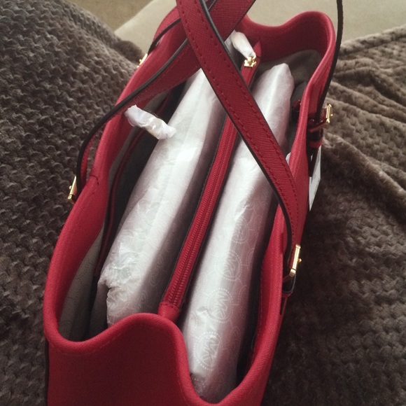 MK Jet Set Travel Bag - Picture 2 of 4