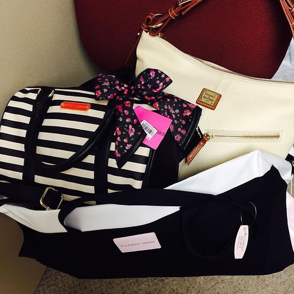 TRADED 📦 Betsey Johnson Satchel/Shoulder Bag - Picture 2 of 7