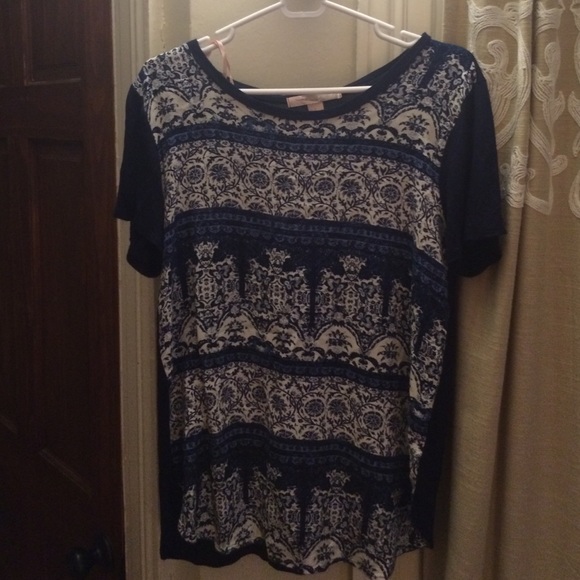 Soft blue and white pattern shirt from XXI