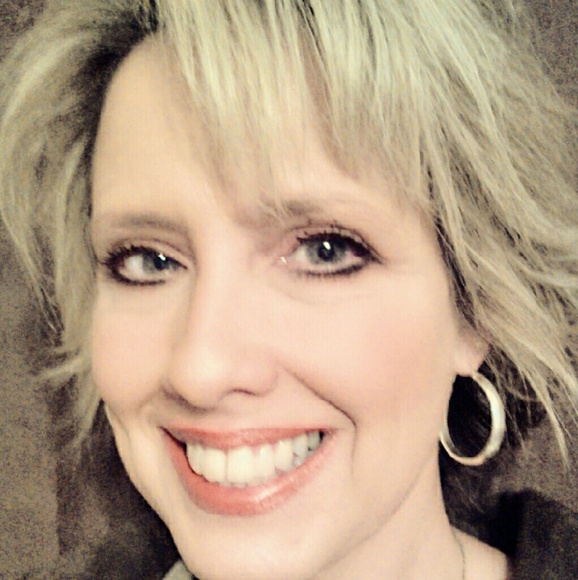 Meet your Posher, Zondra - Picture 1 of 1