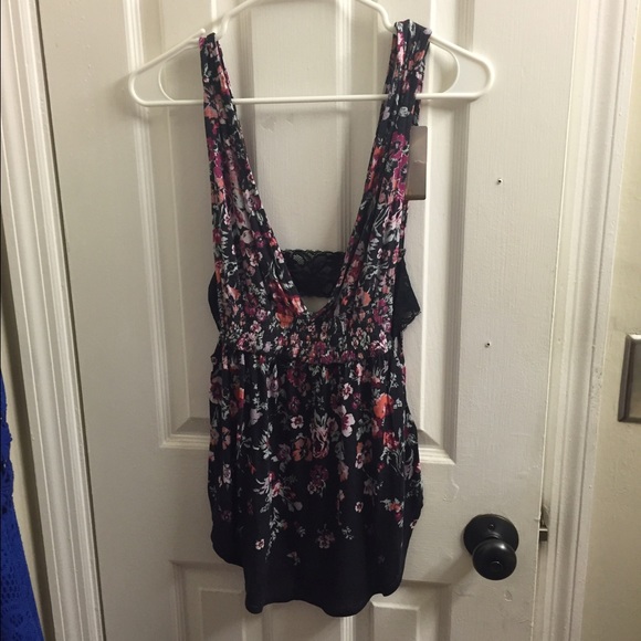 Urban Outfitters NWT floral tank