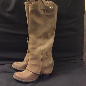 Fergie brand brown boots