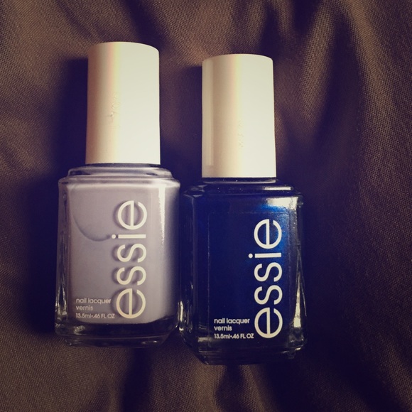 2 Essie polishes
